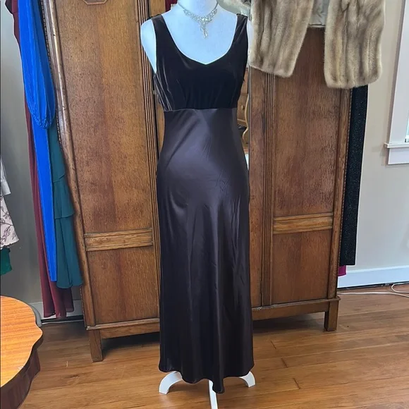 green emerald velvet dress Rampage  Standout Glam Look for Special Occasions